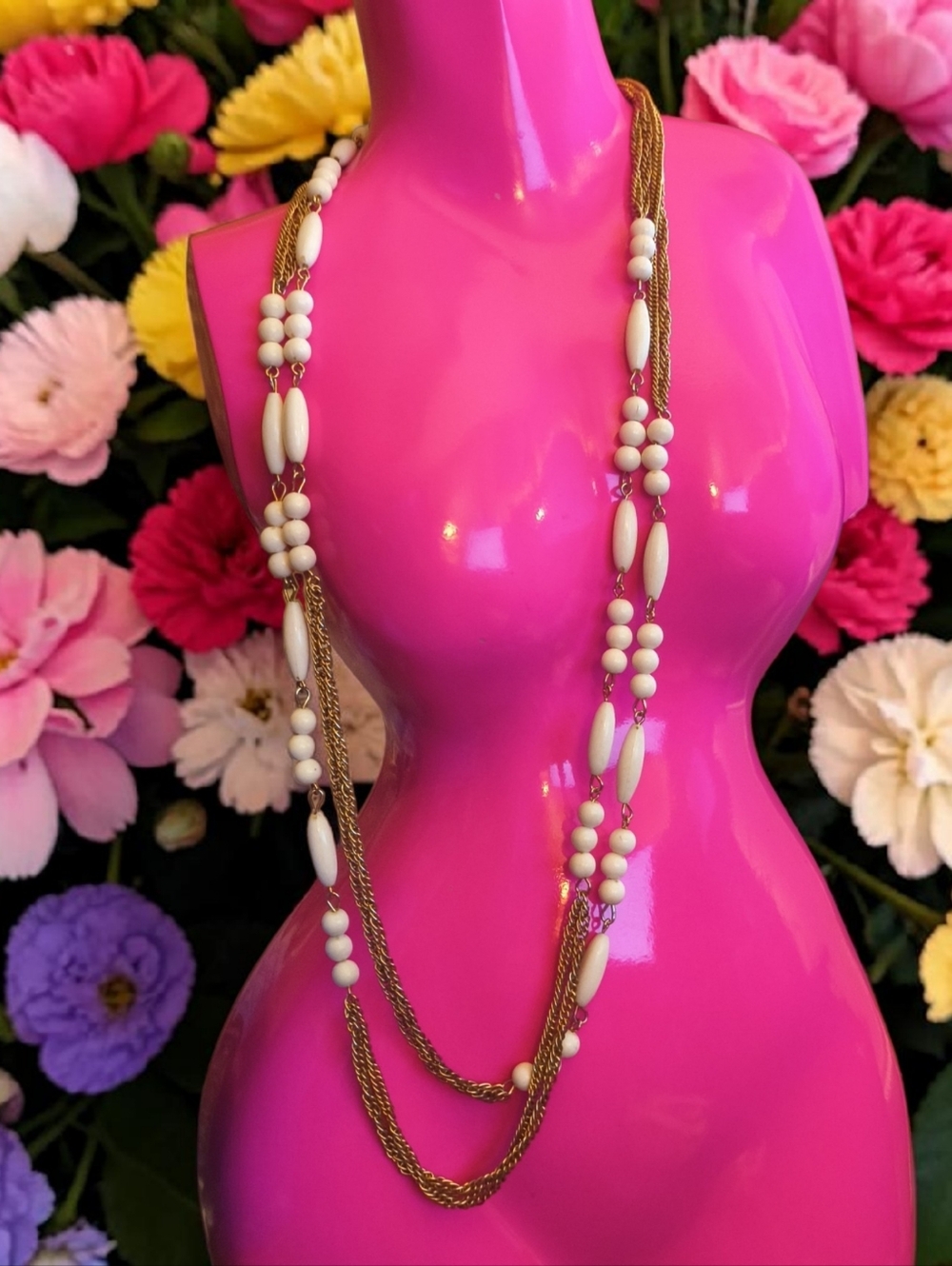 Vtg Goldtone Single-Strand Necklace with White Beads